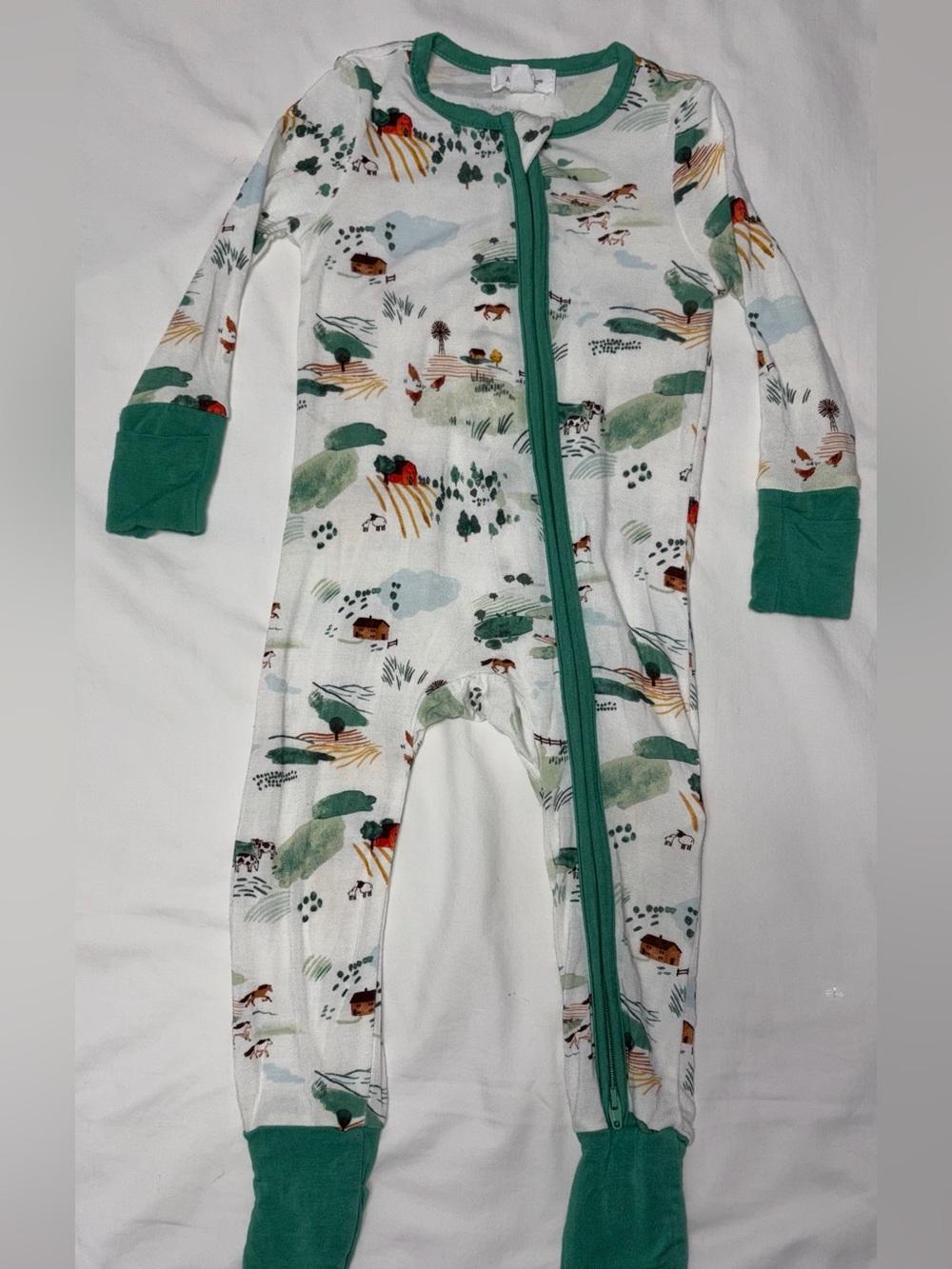 Angel Dear full zip green/white farm print sleeper sz 6-12 months EUC